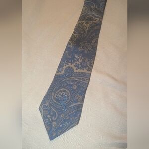 Vintage countess wera silk tie blue paisley